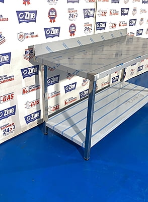 Mesa de trabajo con peto 90x179x70 Mesa de trabajo con peto 90x179x70
