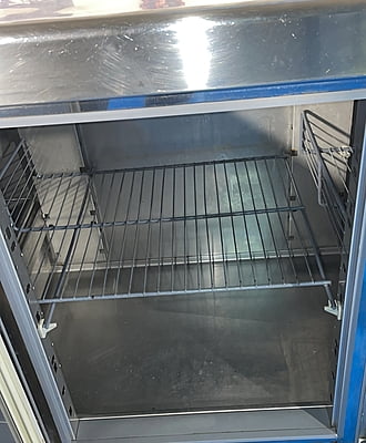 Bajomostrador con 2 cajones y 2 puertas Bajomostrador con 2 cajones y 2 puertas