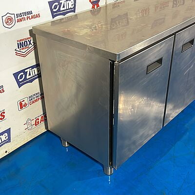 Bajomostrador refrigerado 2 puertas motor a la derecha Bajomostrador refrigerado 2 puertas motor a la derecha