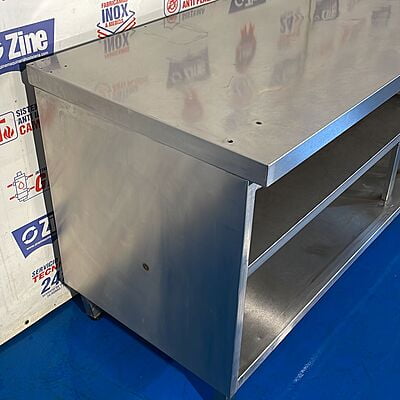 Mesa inox con estantes y cajones Mesa inox con estantes y cajones