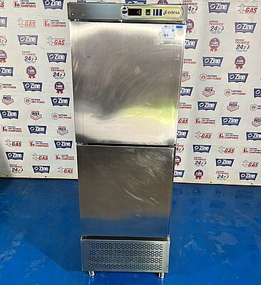 Armario de refrigeracion inox vertical 2 puertas (poner precio) Armario de refrigeracion inox vertical 2 puertas (poner precio)