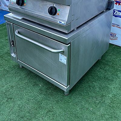 Horno a gas 3 bandejas 80x90x67 Horno a gas 3 bandejas 80x90x67