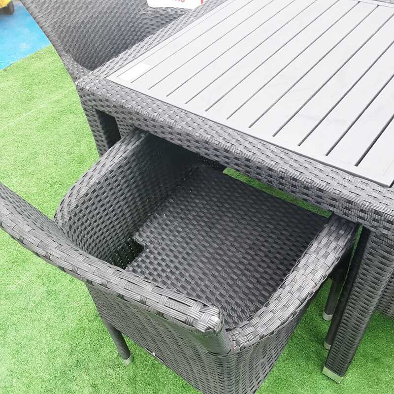 Sillas terraza color oscuro Sillas terraza color oscuro